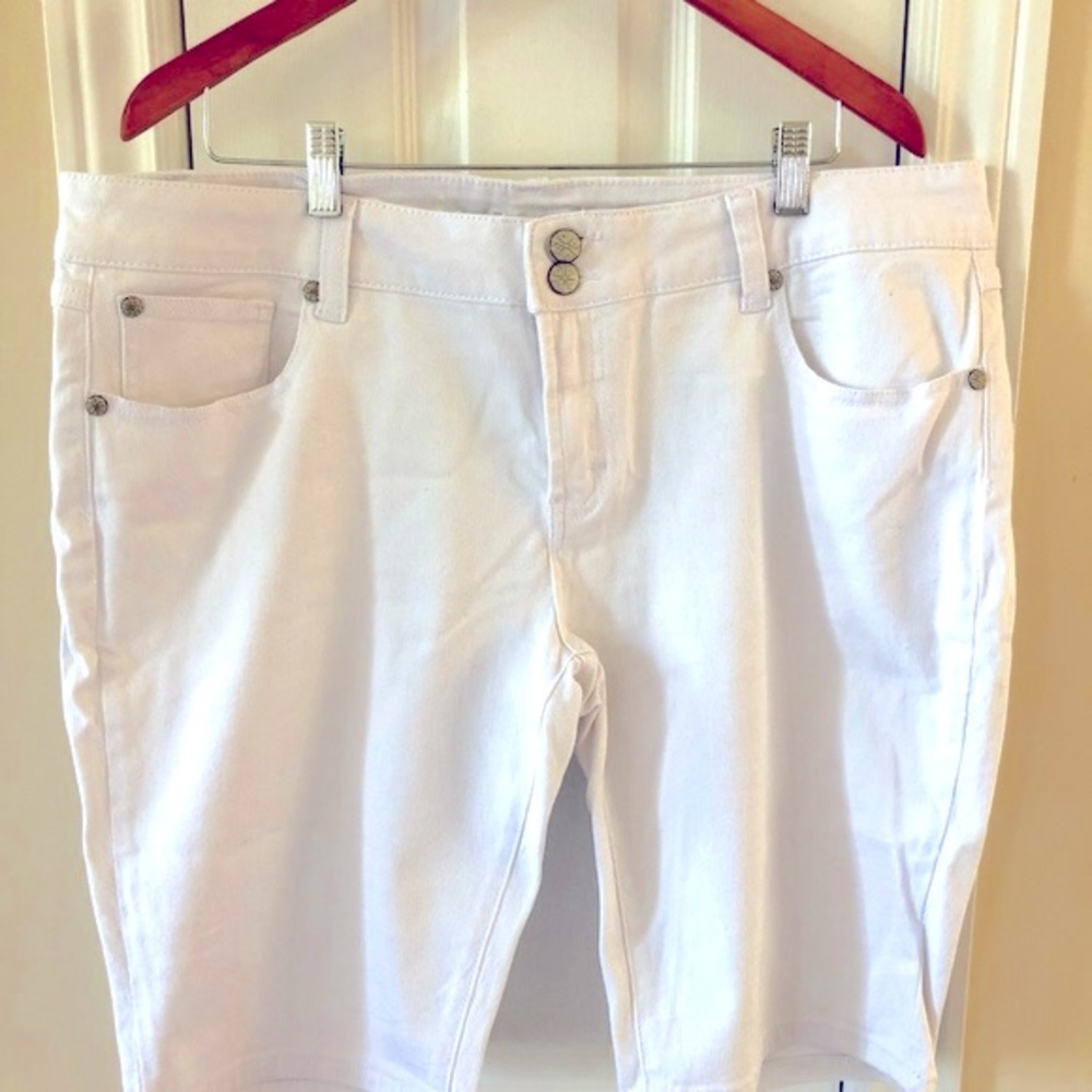 NEW Rickis Size 34 Bermuda Jean Shorts White Denim 11 inch inseam Classic Summer